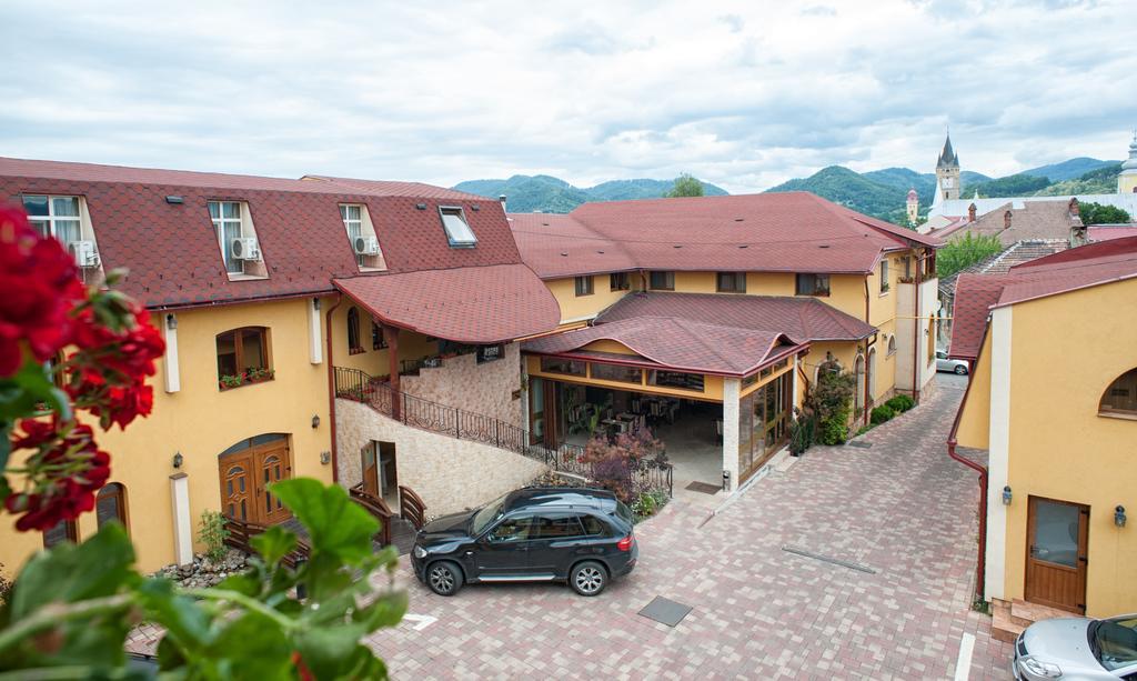 Pension La Fontana Baia Mare Exterior photo