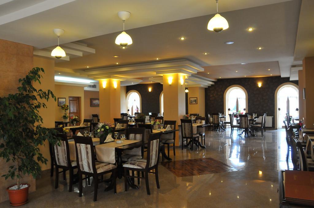 Pension La Fontana Baia Mare Exterior photo