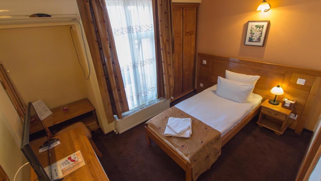 Pension La Fontana Baia Mare Exterior photo