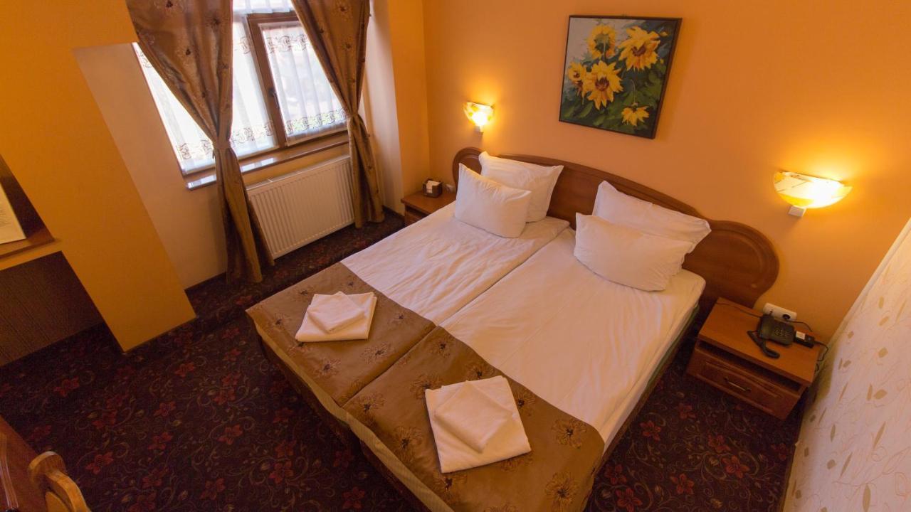 Pension La Fontana Baia Mare Exterior photo