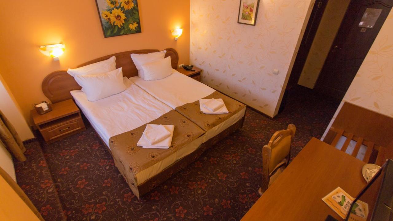Pension La Fontana Baia Mare Exterior photo