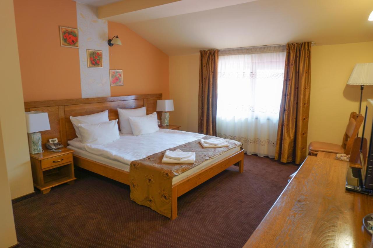 Pension La Fontana Baia Mare Exterior photo